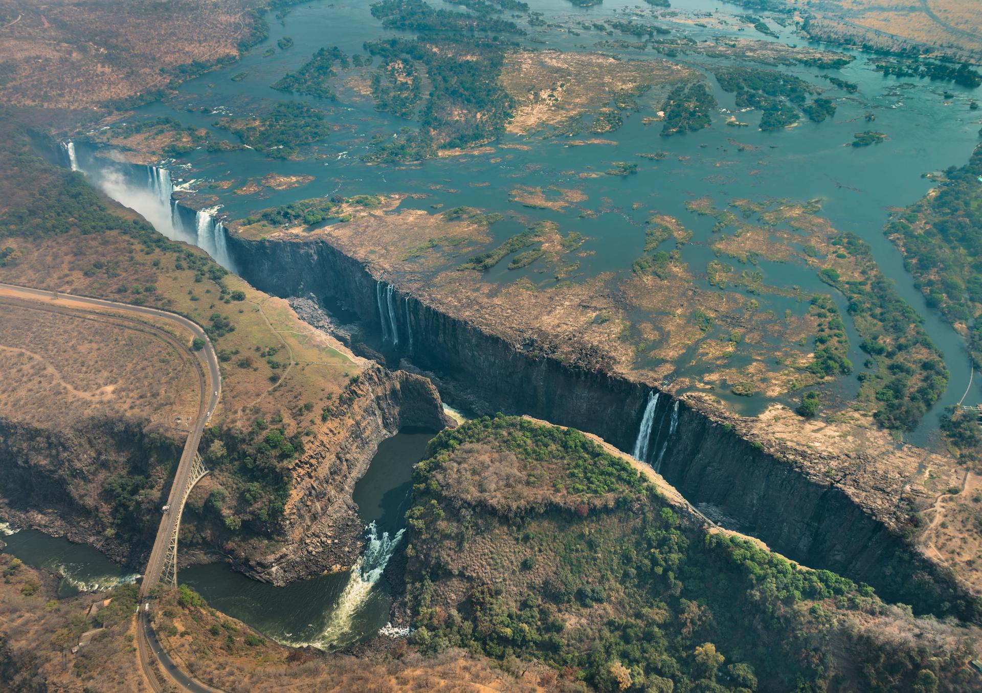 Mosi-oa-Tunya/ Victoria Falls